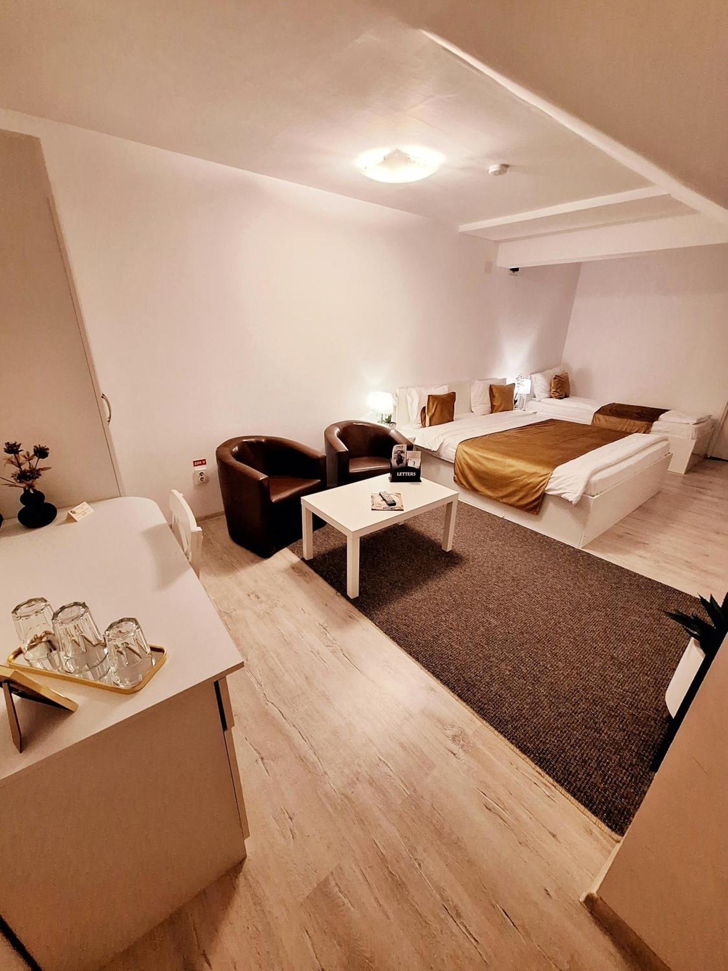 Pensiunea Tinelu Brasov Săcele Zimmer foto