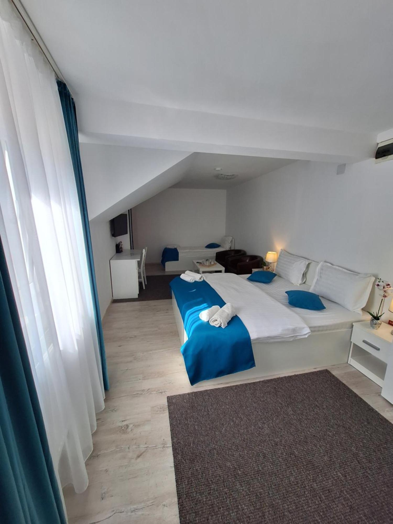 Pensiunea Tinelu Brasov Săcele Zimmer foto