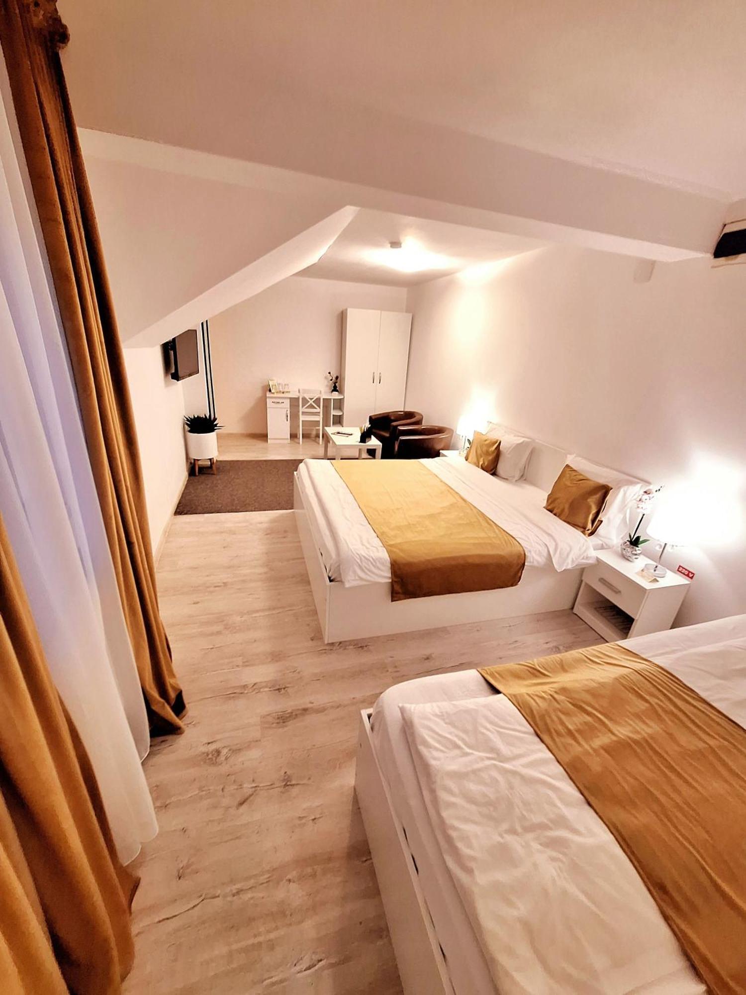 Pensiunea Tinelu Brasov Săcele Zimmer foto