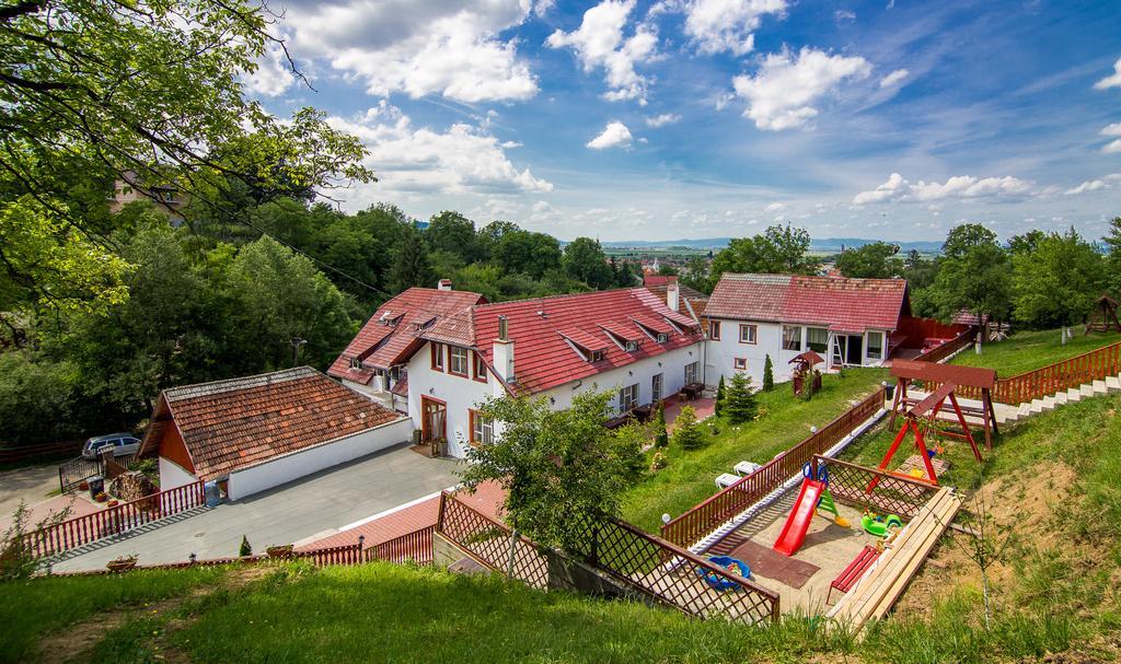 Pensiunea Tinelu Brasov Săcele Exterior foto