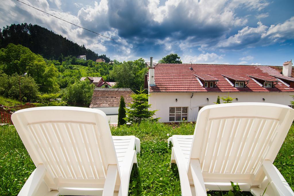 Pensiunea Tinelu Brasov Săcele Exterior foto